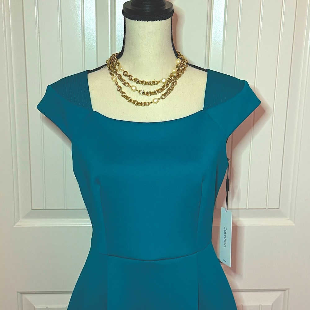BNWT Calvin Klein “scuba” dress in jewel-toned teal. Sz 8